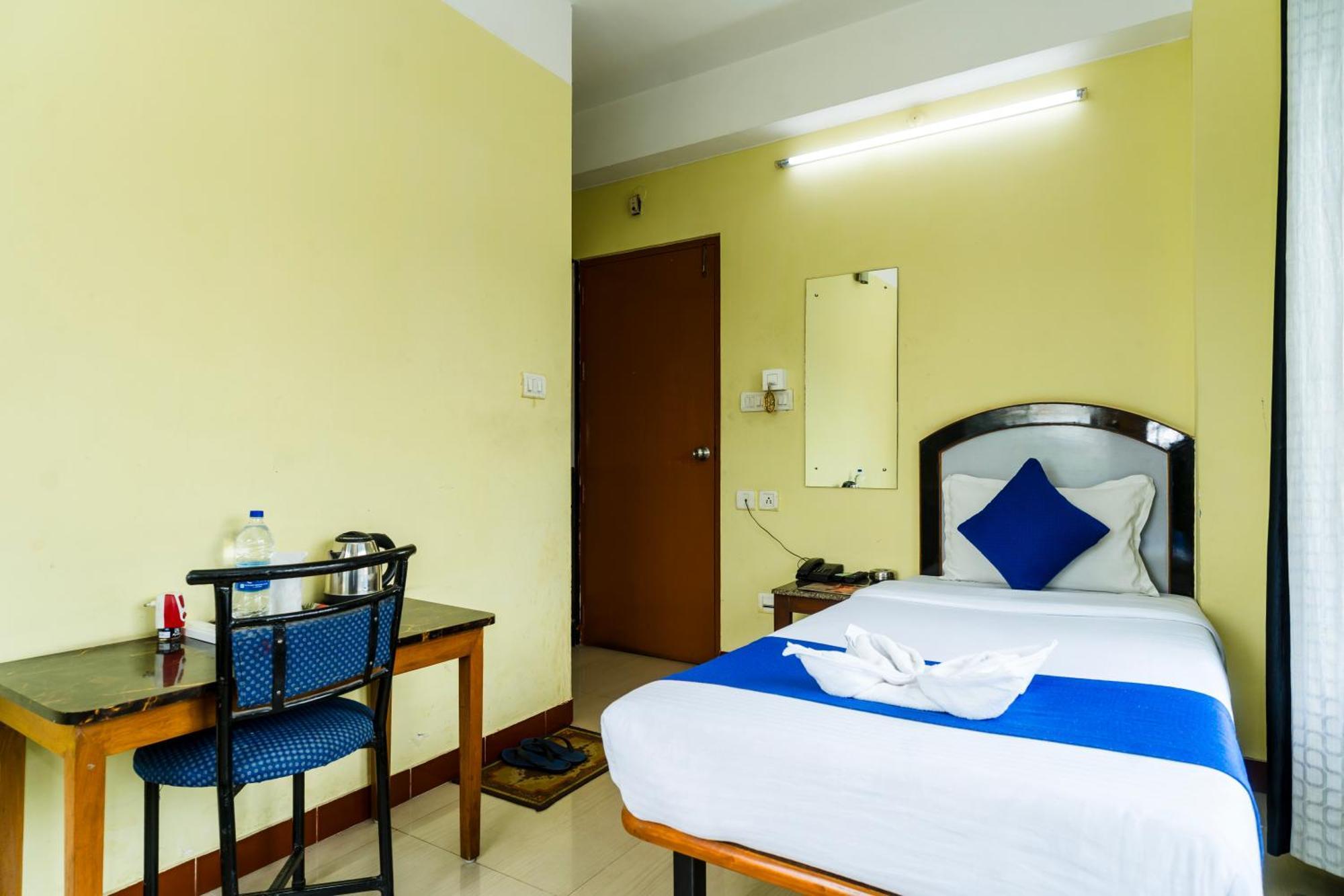 Hotel Niladrii Galaxy Shiliguri Exterior foto